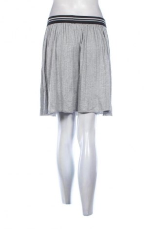 Пола Nadel U Faden, Размер M, Цвят Сив, Цена 2,55 €