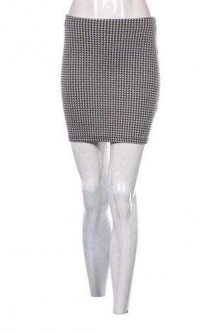 Пола New Look, Размер S, Цвят Многоцветен, Цена 3,06 €