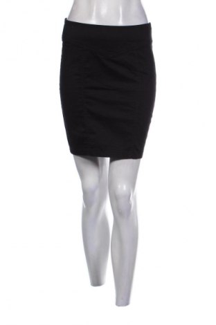 Пола Terranova, Размер M, Цвят Черен, Цена 2,04 €