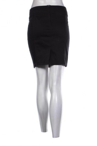 Пола Terranova, Размер M, Цвят Черен, Цена 2,04 €