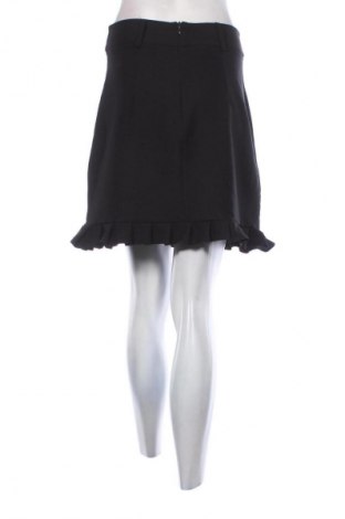 Пола Trendyol, Размер M, Цвят Черен, Цена 2,55 €