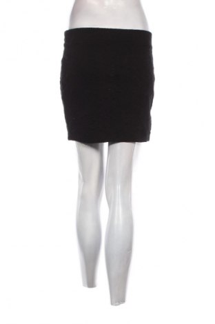 Пола Unbranded, Размер S, Цвят Черен, Цена 2,04 €