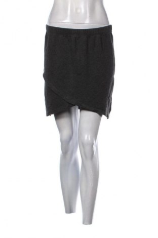 Пола Unbranded, Размер M, Цвят Сив, Цена 3,06 €