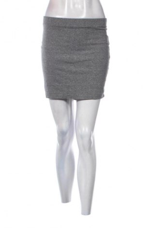 Пола Unbranded, Размер M, Цвят Сив, Цена 2,04 €