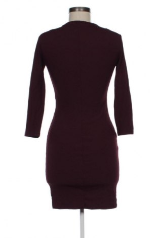 Ruha Bershka, Méret M, Szín Piros, Ár 3 062 Ft