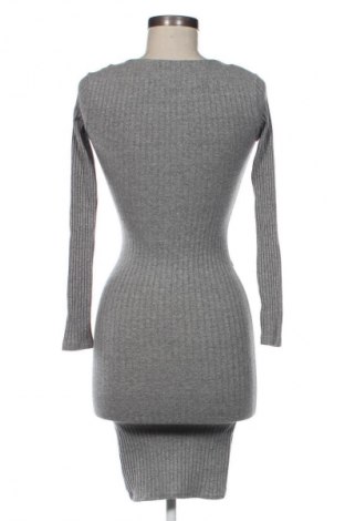 Sukienka Bershka, Rozmiar XS, Kolor Szary, Cena 21,99 zł