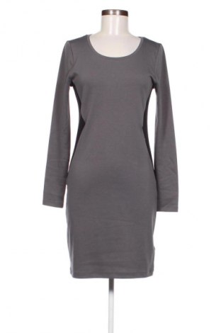 Šaty  H&M, Velikost M, Barva Šedá, Cena  114,00 Kč