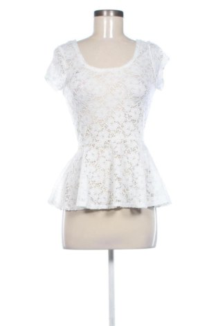 Bluză de femei No Boundaries, Mărime M, Culoare Alb, Preț 31,49 Lei, #137486071