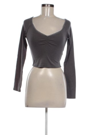 Bluză de femei Bershka, Mărime M, Culoare Gri, Preț 32,00 Lei, #137479132