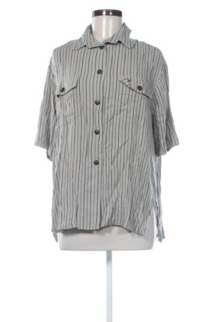 Cămașă de femei Unbranded, Mărime L, Culoare Multicolor, Preț 78,74 Lei, #137478881