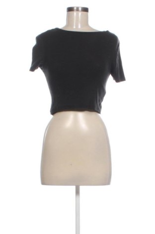 Дамска тениска Stradivarius, Размер S, Цвят Черен, Цена 8,95 €, #137487845
