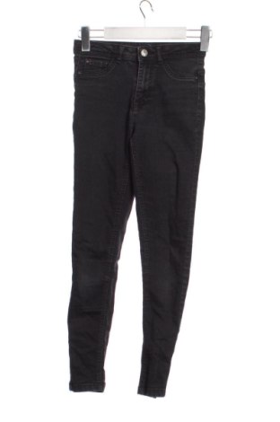 Damen Jeans Cropp, Größe XS, Farbe Schwarz, Preis 14,00 €, #137440688