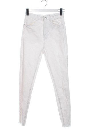 Damskie jeansy Stradivarius, Rozmiar XS, Kolor Biały, Cena 59,27 zł, #137453022