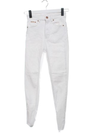 Blugi de femei Stradivarius, Mărime XXS, Culoare Alb, Preț 89,00 Lei, #137463198