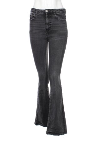 Blugi de femei Zara, Mărime S, Culoare Gri, Preț 74,00 Lei, #137464918