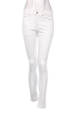 Blugi de femei Pull&Bear, Mărime M, Culoare Alb, Preț 69,00 Lei, #137476749