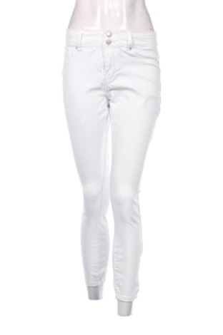Damskie jeansy Royalty, Rozmiar M, Kolor Biały, Cena 57,26 zł, #137477563