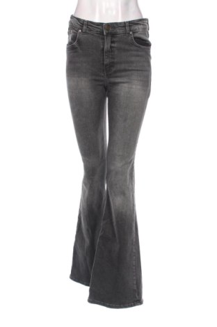 Dámske džínsy  Pull&Bear, Veľkosť M, Farba Sivá, Cena  14,00 €, #137483162