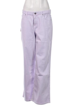 Blugi de femei Guess, Mărime M, Culoare Mov, Preț 482,99 Lei, #137484034