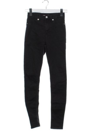 Damskie jeansy Junkyard, Rozmiar XS, Kolor Czarny, Cena 71,97 zł, #137457967