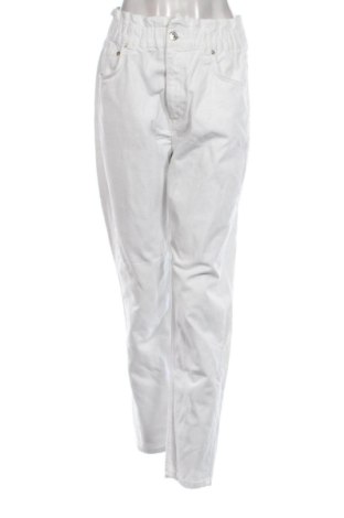 Blugi de femei Pull&Bear, Mărime M, Culoare Alb, Preț 68,24 Lei, #137468114