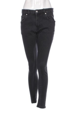 Дамски дънки Bershka, Размер L, Цвят Черен, Цена 15,05 €, #137491064