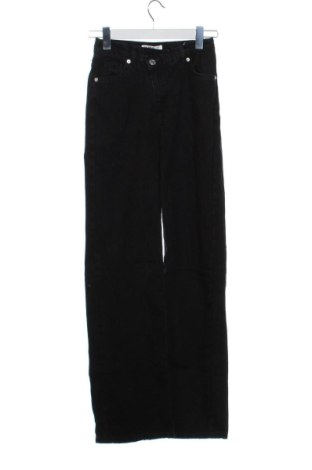 Дамски дънки Pull&Bear, Размер XS, Цвят Черен, Цена 14,00 €, #137495867