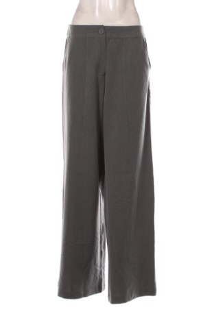 Pantaloni de velvet de femei Mohito, Mărime M, Culoare Gri, Preț 44,00 Lei, #137478880