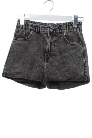Pantaloni scurți de femei Fb Sister, Mărime XS, Culoare Gri, Preț 39,63 Lei, #137442405