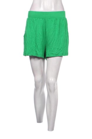 Damen Shorts Capsule, Größe XL, Farbe Grün, Preis € 11,00, #137458918