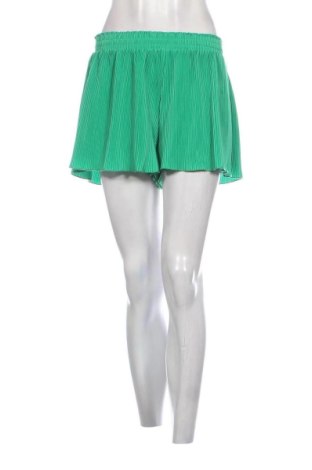 Pantaloni scurți de femei Bershka, Mărime S, Culoare Verde, Preț 41,99 Lei, #137466051