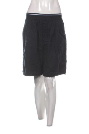 Pantaloni scurți de femei Cropp, Mărime M, Culoare Negru, Preț 52,00 Lei, #137489367