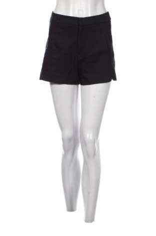 Pantaloni scurți de femei Stradivarius, Mărime S, Culoare Negru, Preț 65,61 Lei, #137490380