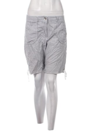 Pantaloni scurți de femei Revolution, Mărime M, Culoare Multicolor, Preț 77,99 Lei, #137499147