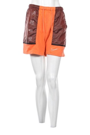 Pantaloni scurți de femei Nike, Mărime M, Culoare Multicolor, Preț 89,23 Lei, #137499198