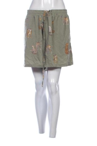Дамски къс панталон SHEIN, Размер 4XL, Цвят Зелен, Цена 11,24 €, #136839850