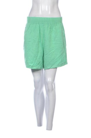 Pantaloni scurți de femei Defacto, Mărime M, Culoare Verde, Preț 39,00 Lei, #137447304