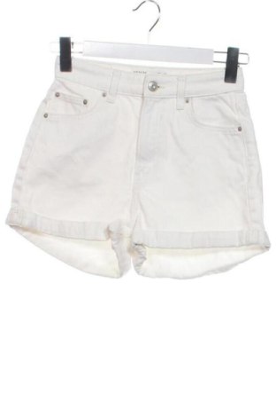 Pantaloni scurți de femei Bershka, Mărime XS, Culoare Alb, Preț 57,74 Lei, #137478615
