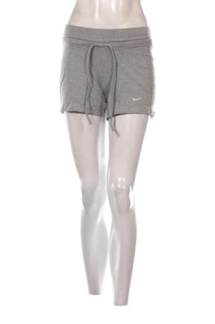 Pantaloni scurți de femei Nike, Mărime S, Culoare Gri, Preț 83,99 Lei, #137479644
