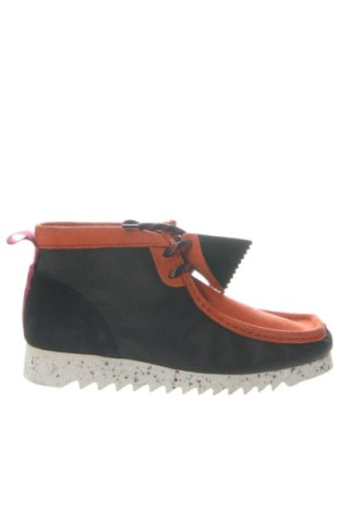 Дамски обувки Clarks, Размер 39, Цвят Многоцветен, Цена 85,73 €, #137452222