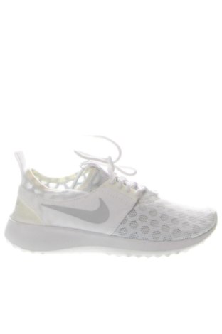 Дамски обувки Nike, Размер 35, Цвят Бял, Цена 84,06 €, #137454549