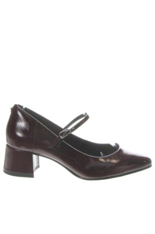 Obuwie damskie Tamaris, Rozmiar 39, Kolor Czerwony, Cena 127,01 zł, #137451454