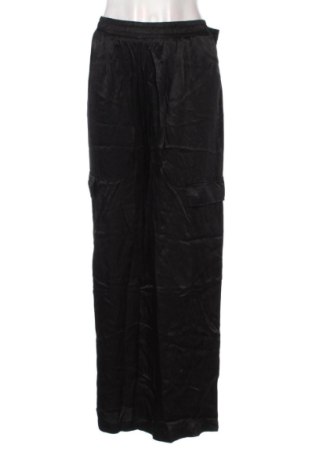 Damskie spodnie Bershka, Rozmiar XL, Kolor Czarny, Cena 105,99 zł, #137469343