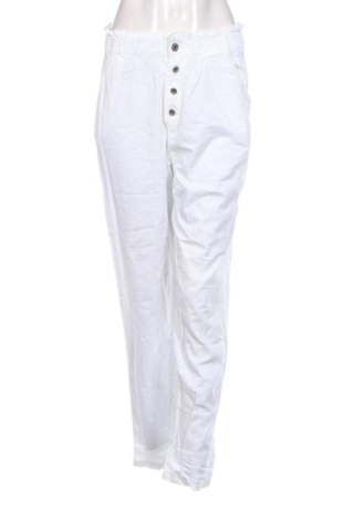 Pantaloni de femei Q/S by S.Oliver, Mărime S, Culoare Alb, Preț 31,49 Lei, #137477675