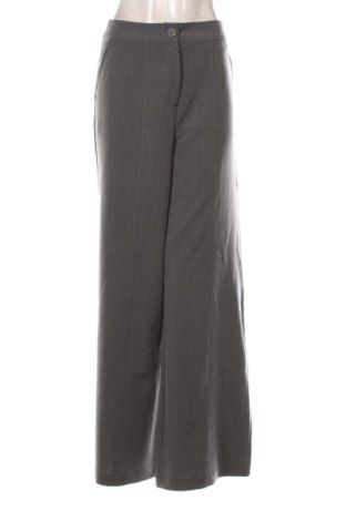 Pantaloni de femei Mohito, Mărime M, Culoare Gri, Preț 65,00 Lei, #137478687