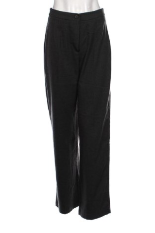 Дамски панталон Bershka, Размер M, Цвят Сив, Цена 12,76 €, #137484263