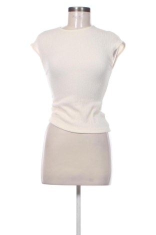 Дамски топ Pull&Bear, Размер S, Цвят Екрю, Цена 24,03 €, #137482550