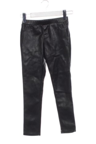Gyerek nadrág Guess, Méret 6-7y / 122-128 cm, Szín Fekete, Ár 8 209 Ft, #137476597