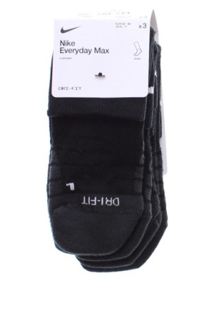 Set Nike, Mărime L, Culoare Negru, Preț 131,00 Lei, #137487488