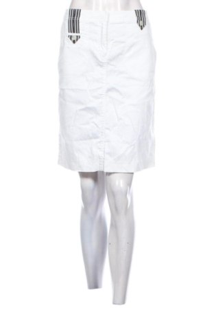 Fustă Unbranded, Mărime M, Culoare Alb, Preț 52,00 Lei, #137495167